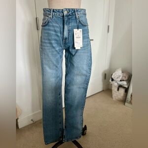 Split hem jeans